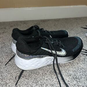 Nike Black and Gray Athletic Shoes